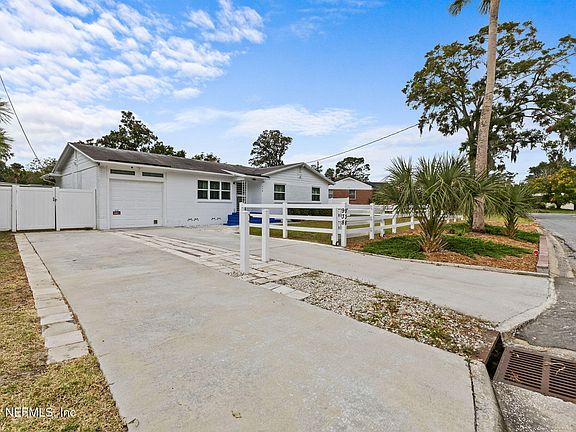 2nd image of 938 MORAVON Avenue