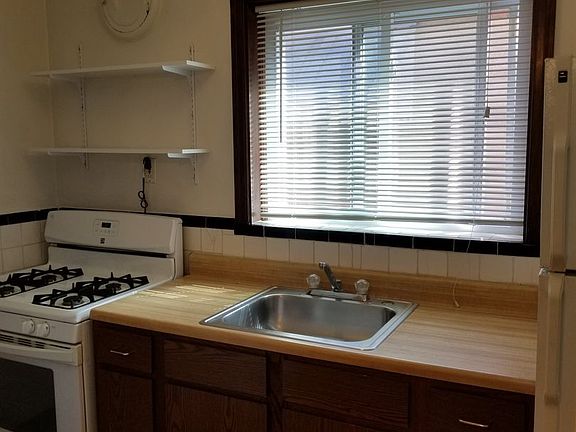 4th image of 6643-6645 Devonshire Ave #2E