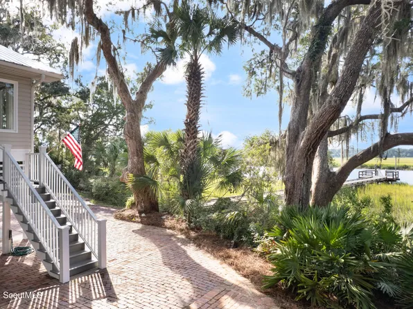 2486 Mission Dr SE, Darien, GA 31305