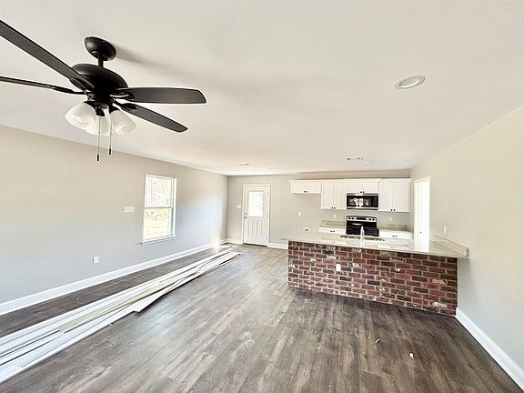 4th image of 44 John Travis Rd