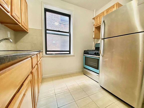 2nd image of 30-75 33rd St #B3