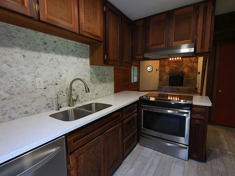 4452 Greenwood Heights Dr — Photo 12