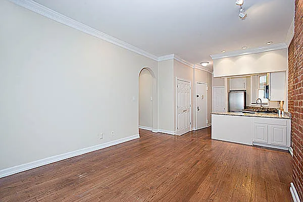 Sold by LG Fairmont Group | media 28