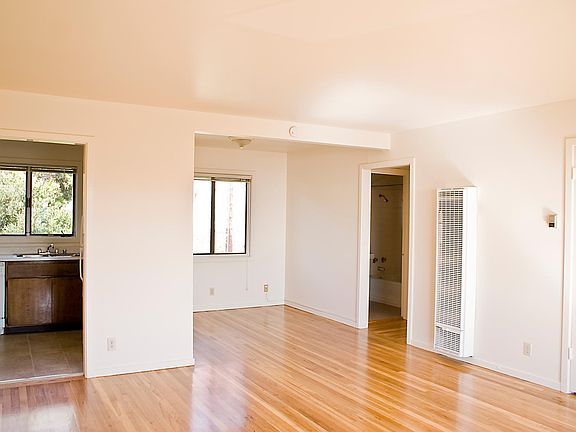4th image of 1512 Pershing Dr Unit C