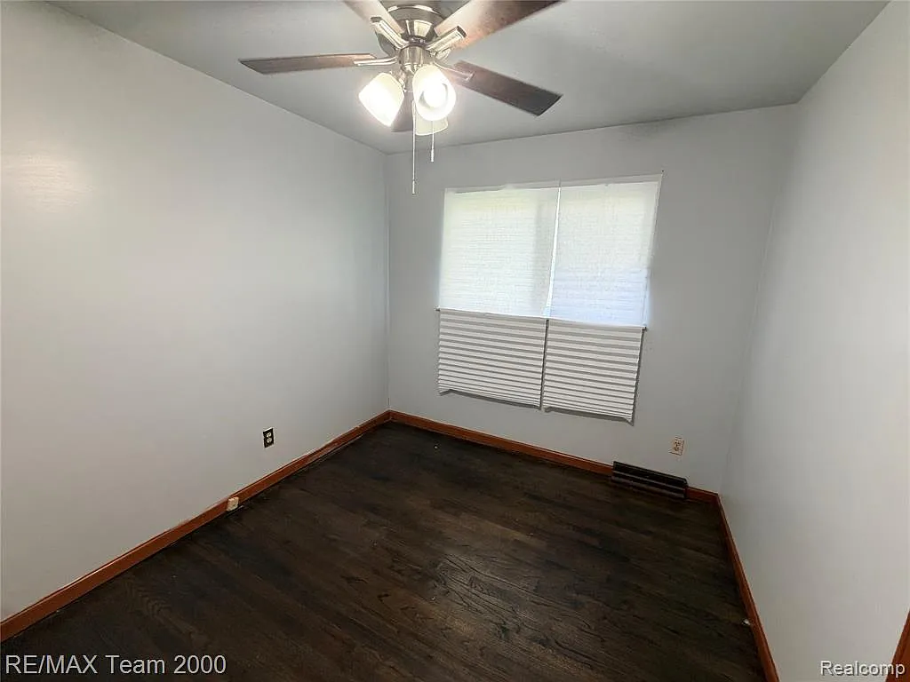 3 bed, 2.0 bath, 1749 sqft, $1,750 — Photo 4