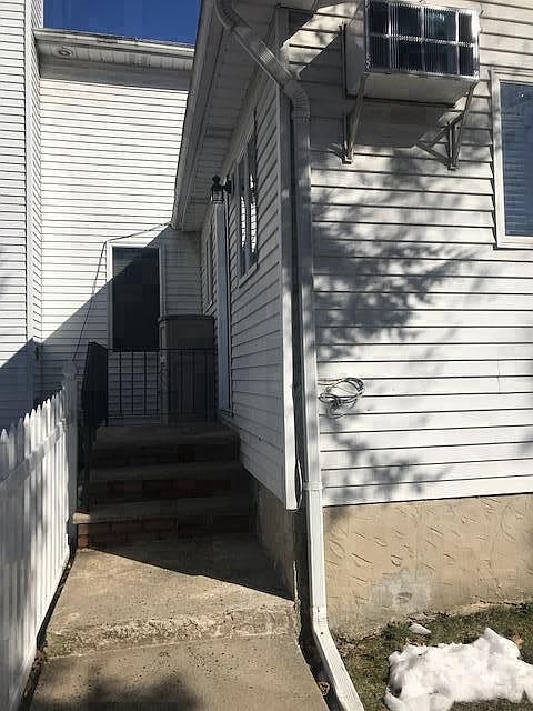 1st image of 400 Yetman Ave