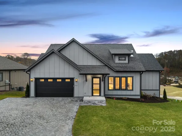 324 Avery Trail Dr #26, Arden, NC 28704