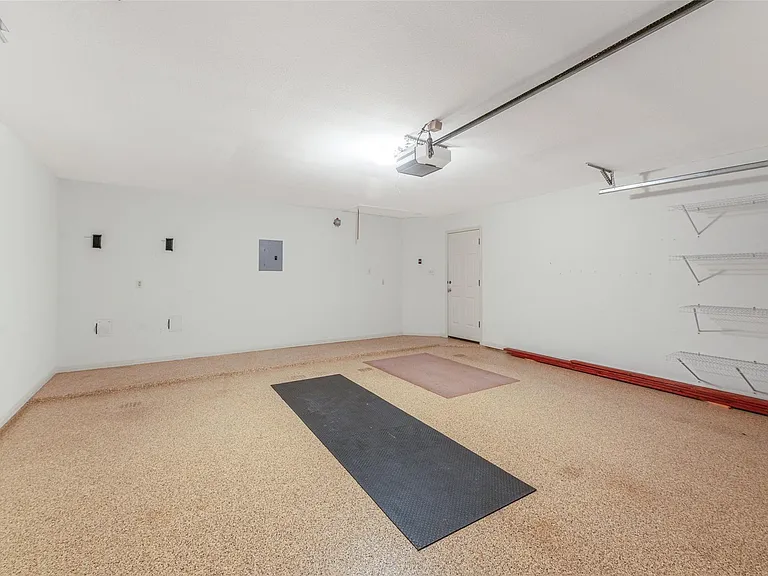 1621 Maggie Mayes St — Photo 38
