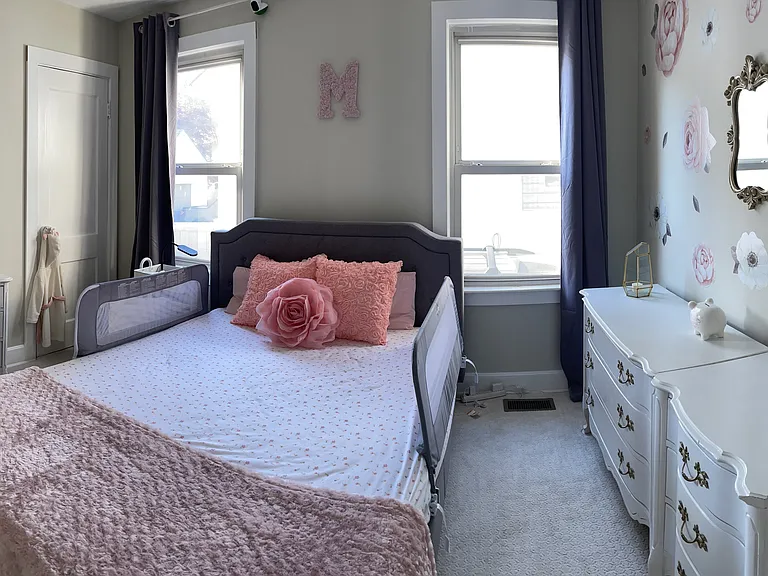 19 Rose Ave — Photo 15