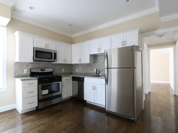 10 Brinton St, Roxbury, MA 02119