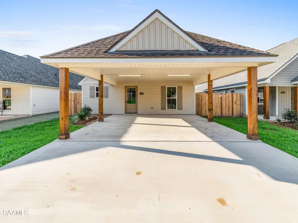 229 Camerons Cove Dr, Carencro, LA 70520