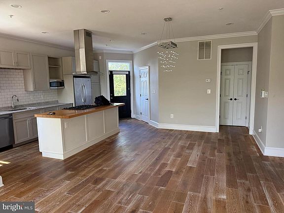3rd image of 1804 Independence Ave SE #2