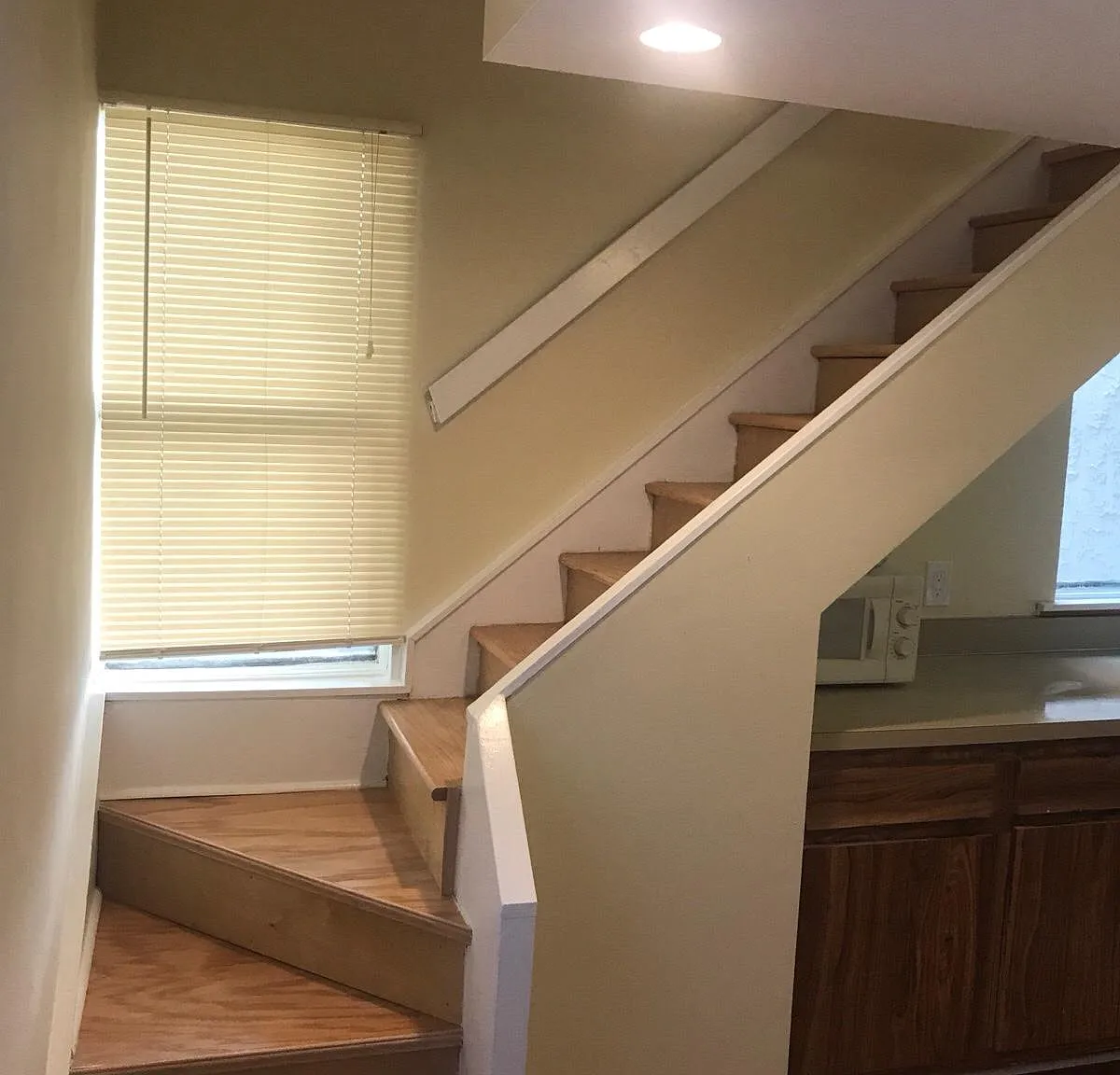 2 bed, 950 sqft, $1,900 — Photo 1