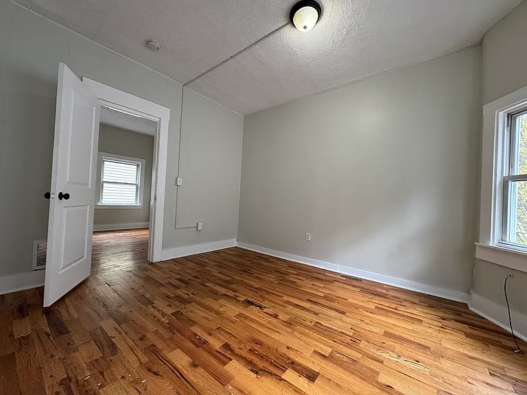 162 Sheffield Ave #B2 — Photo 9