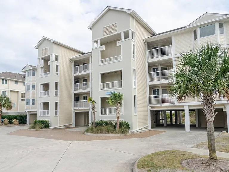 2504 N Lumina Ave #C — Photo 31