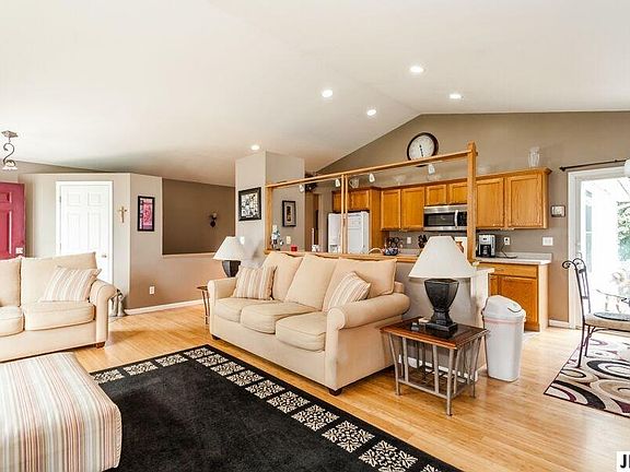4th image of 14384 Crestridge Dr