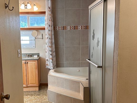 3rd image of 17736 11th Ave NE