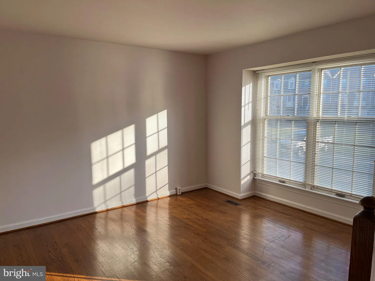 3 bed, 2.5 bath, 1904 sqft, $2,675 — Photo 4