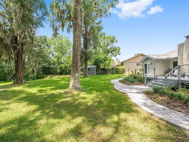 8140 NW 48th Ln — Photo 55