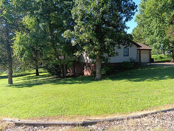 2nd image of 709 Dogleg Dr