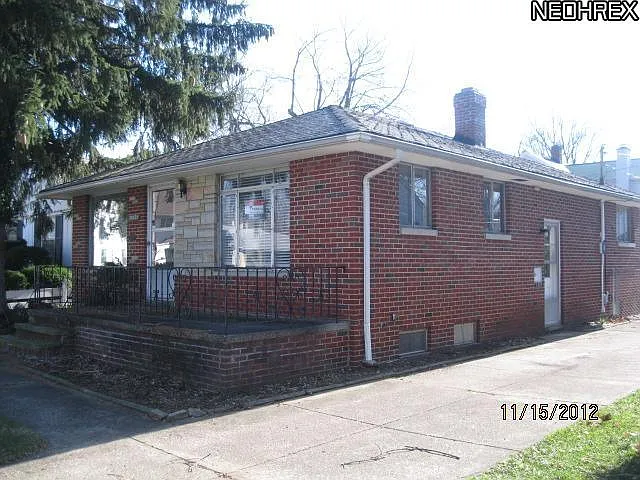 20525 Belvidere Ave photo 1