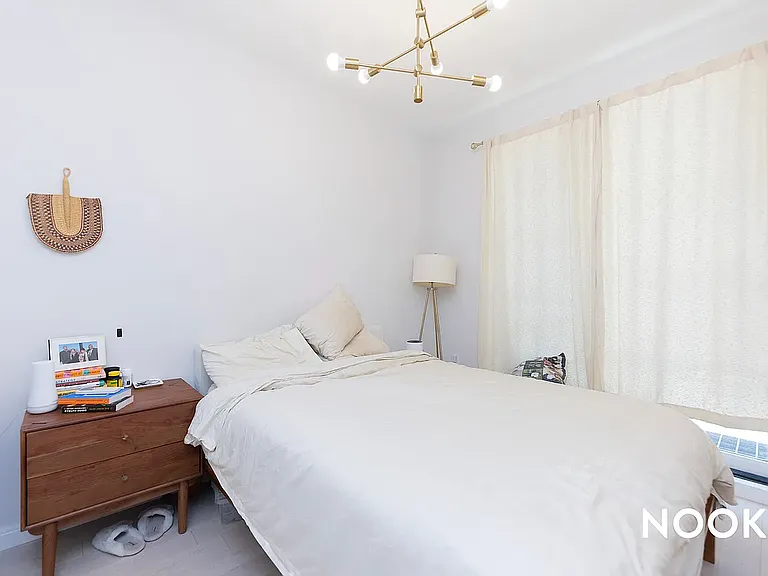 978 Kent Ave #1E — Photo 22