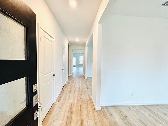 3rd image of 7818 Skylark Heights Ln
