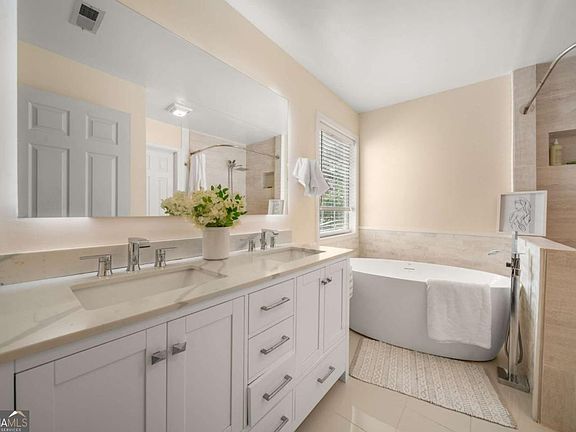 3rd image of 237 Colony Center Dr