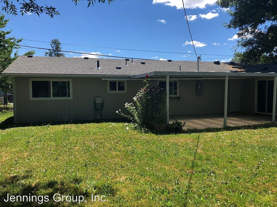 2nd image of 833 E 36th Ave