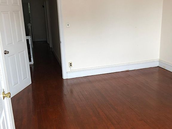 3rd image of 1815 W 8th St