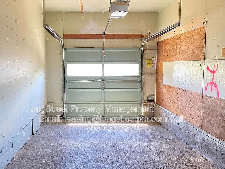 184 Gwinn St W — Photo 14