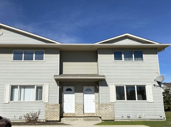 11039 106th Ave, Grande Prairie, AB T8V 7Y8