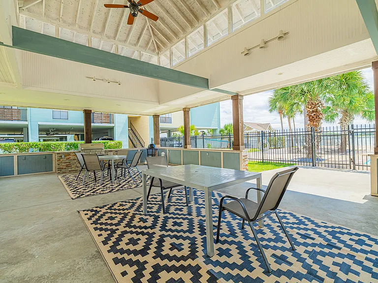 Outdoor Kitchen 02