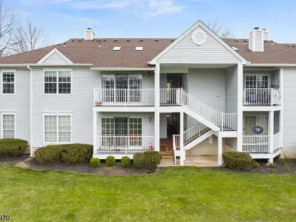 112 Lindsey Ct #112, Franklin Twp., NJ 08823