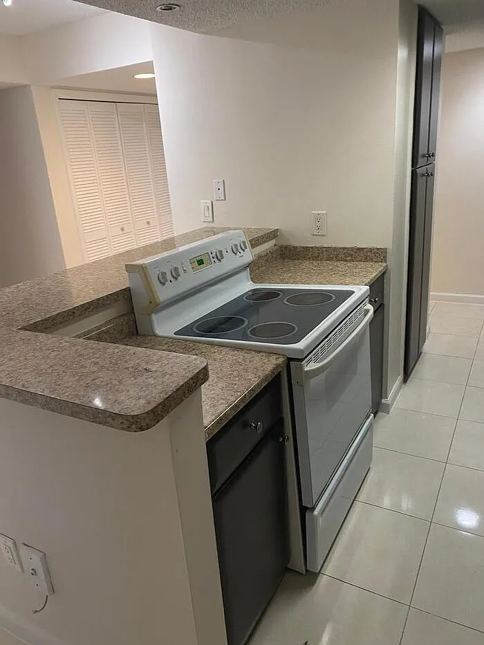 2 bed, 2.0 bath, 980 sqft, $2,150 — Photo 1
