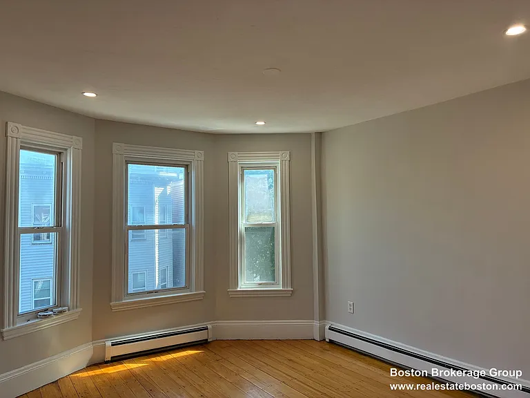 22 Howell St #3 — Photo 3