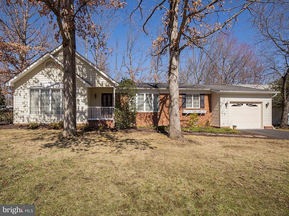 1st image of 134 Fair Lawn Ct