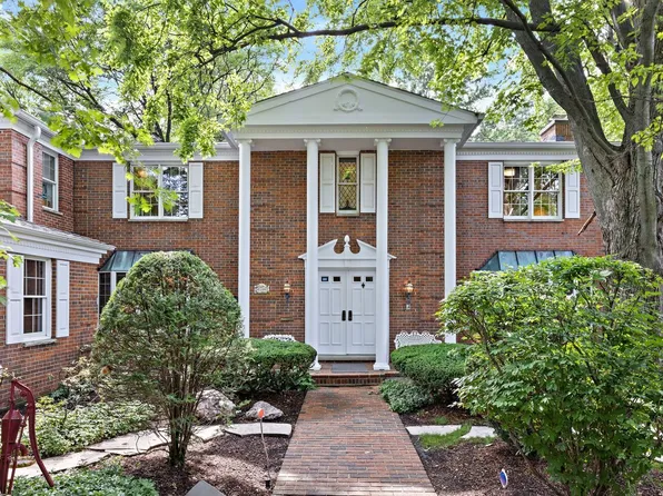 8610 Keeler Ave, Skokie, IL 60076