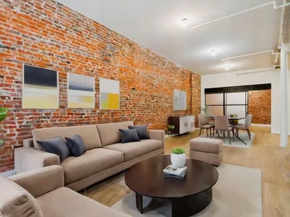 4th image of 32 Strawberry St Penthouse 1
