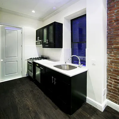 Rented by Icon Realty Management | media 3