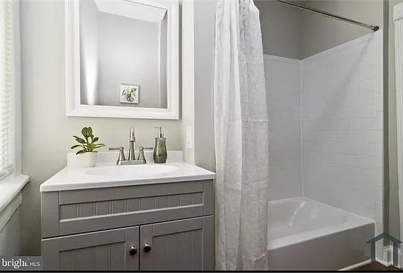 1627 N Caroline St — Photo 21