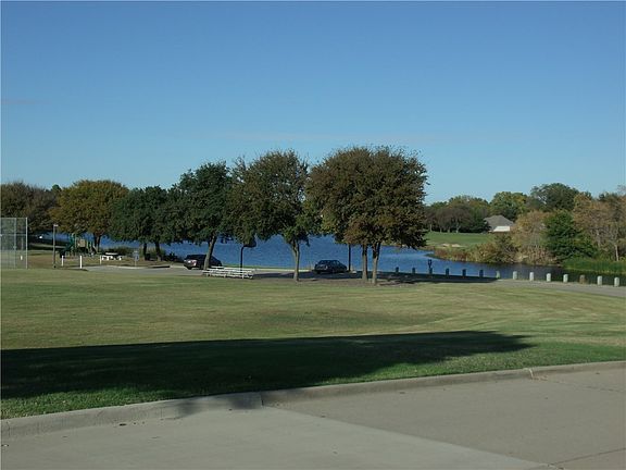 5th image of 1100 Lakewood Dr