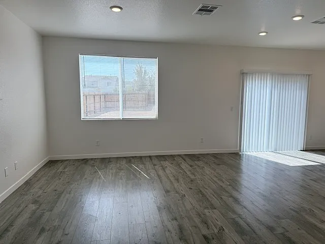 3 bed, 2.5 bath, 1504 sqft, $2,200 — Photo 4