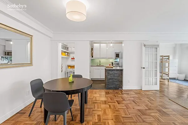 Sold by Sotheby's International Realty | media 3