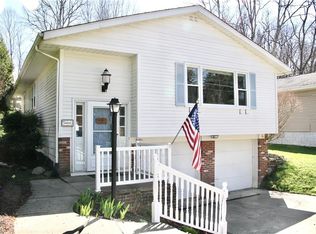 16443 S Franklin St, Chagrin Falls, OH 44023