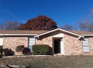 137 Sheffield Dr, Cedar Hill, TX 75104