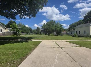 407 S Main St, Delavan, WI 53115