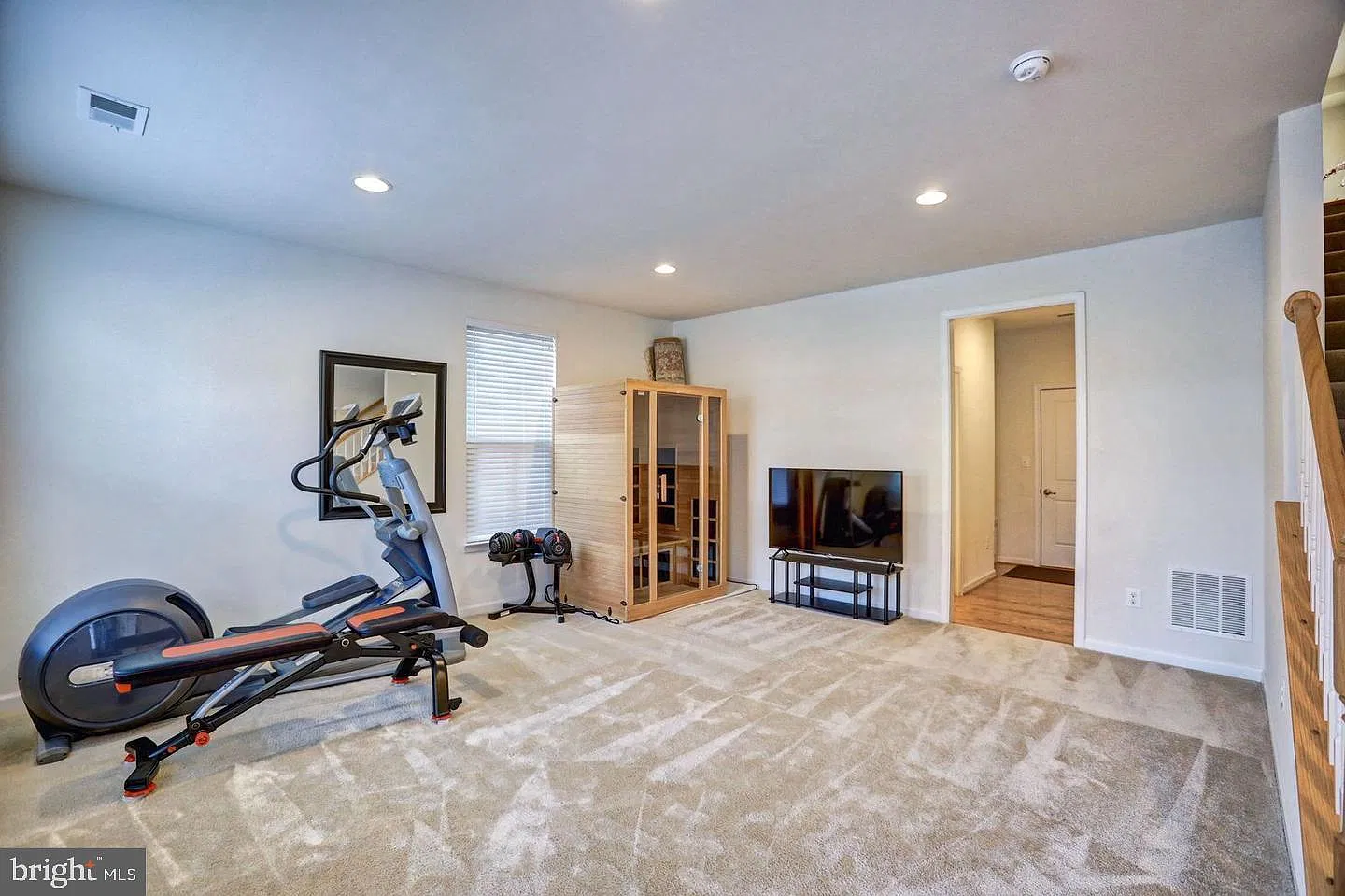 3 bed, 2.5 bath, 2280 sqft, $3,000 — Photo 3