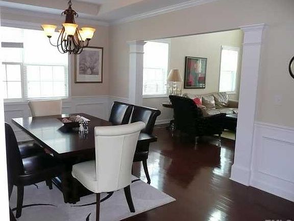 5th image of 604 Harkness Cir