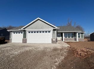 1302 W Thorn Creek Dr, Hilbert, WI 54129